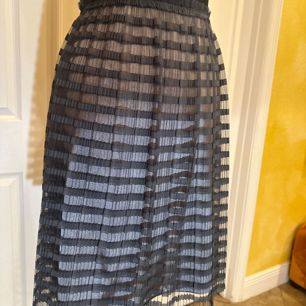 Dress - Picture 5 of 12